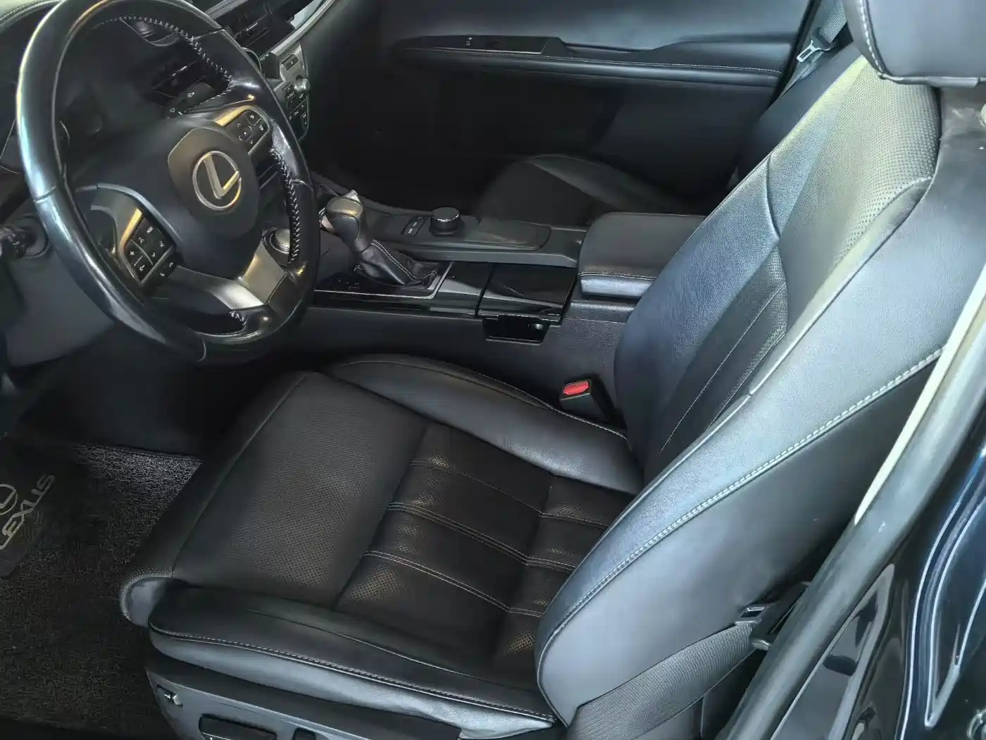 Lexus ES 2017 200 30th Anniversary Edition фото 9