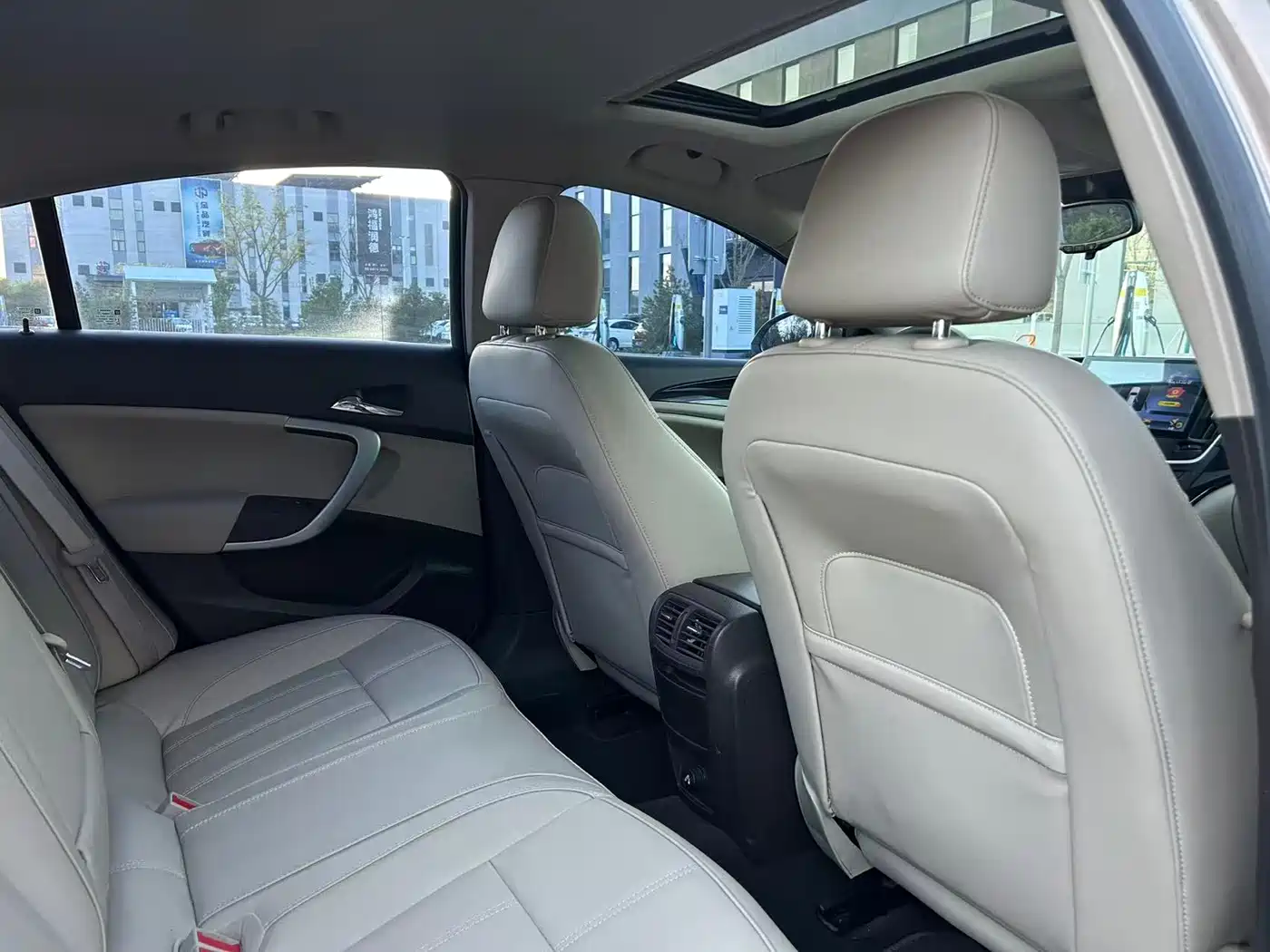 Buick Regal 2015 2.0L Elite Fashion Model фото 7