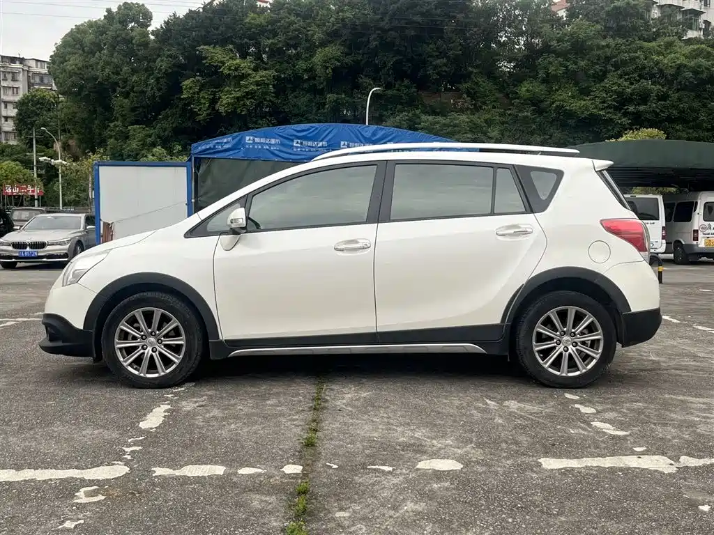 Toyota E'Z 2015 180E CVT Crossover Edition фото 4