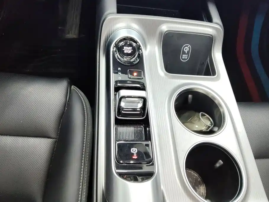 GAC Trumpchi Trumpchi E8 2024 2024 Glory Series 2.0L Glory Edition