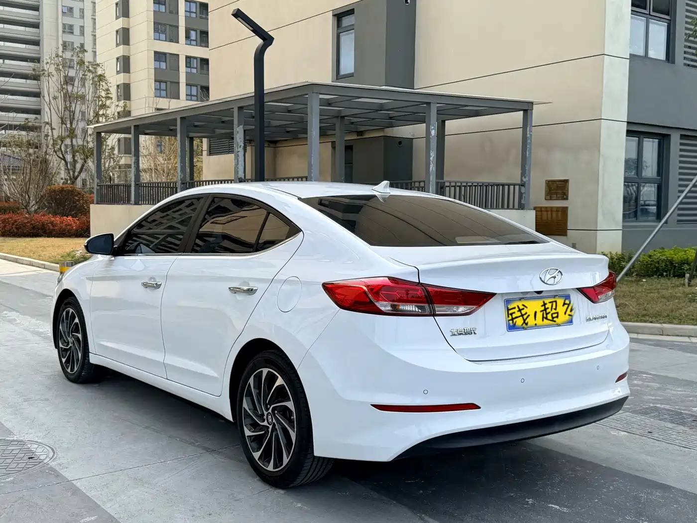 Hyundai Elantra 2020 1.5L CVT Smart Style·Elite фото 11