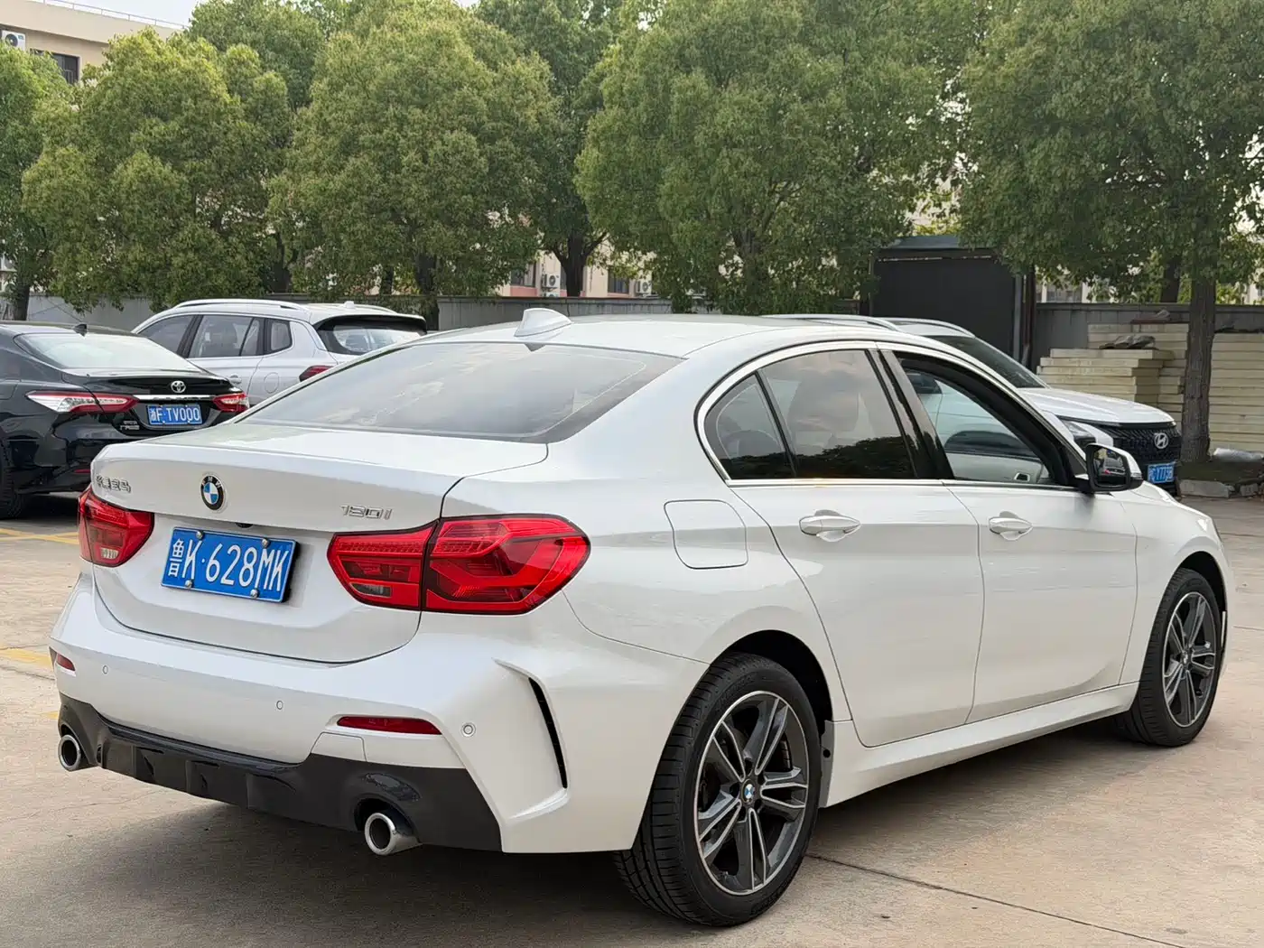BMW 1 Series 2022 120i M Sport фото 5