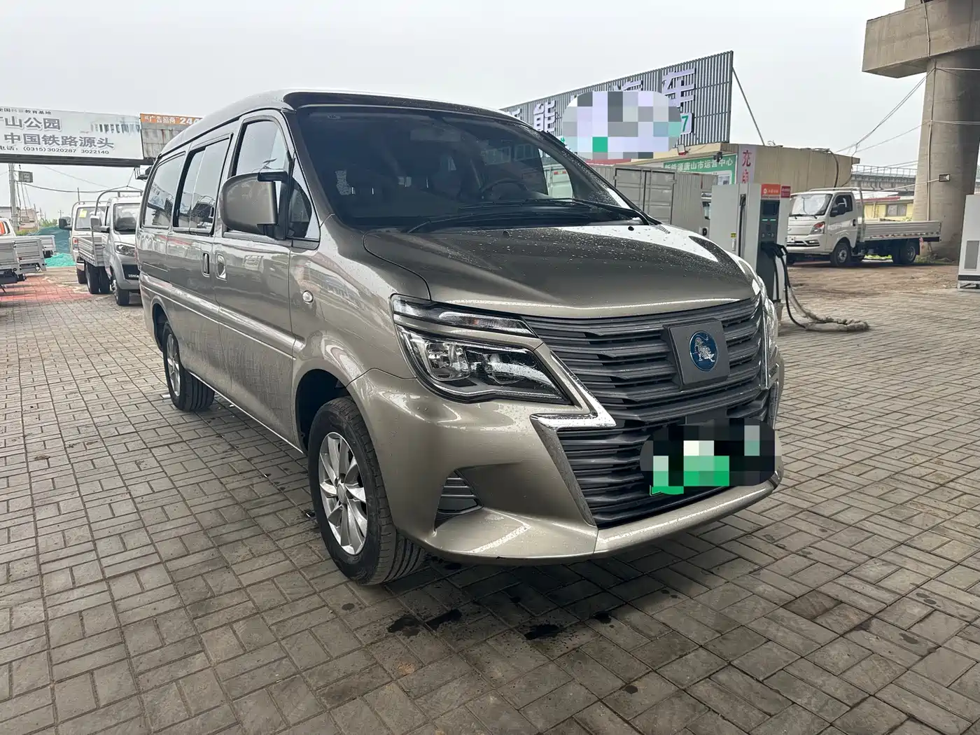 Dongfeng Fengxing Lingzhi New Energy 2025 2025 Model 410km Operational Edition Standard 9-Seater