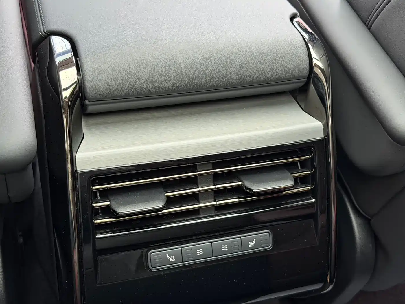 Land Rover Range Rover Sport 2024 400PS Dynamic SE фото 15