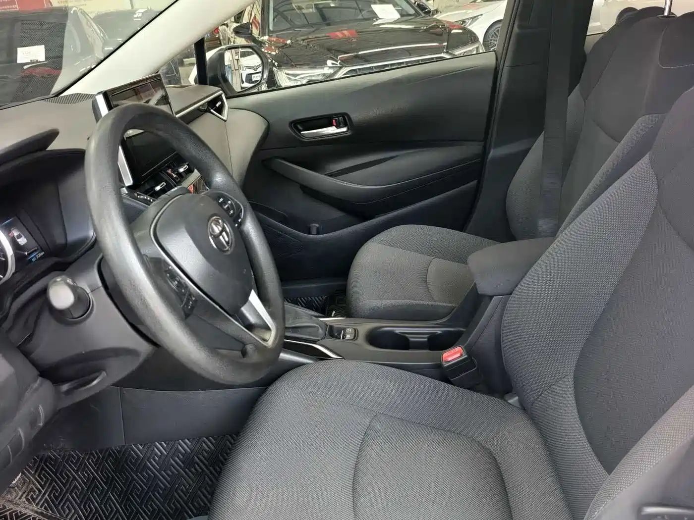 Фото 6 - Toyota Corolla