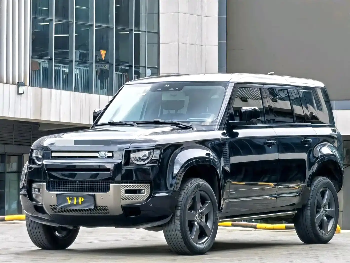 Фото 1 - Land Rover Defender