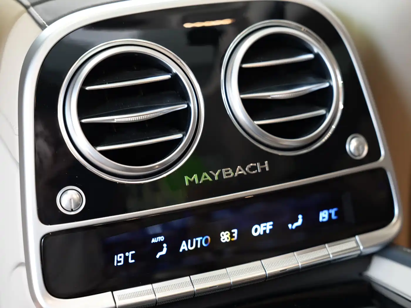 Mercedes-Benz Maybach S-Class 2018 Model S 680 фото 17