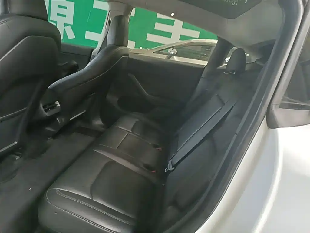 Фото 17 - Tesla Model Y