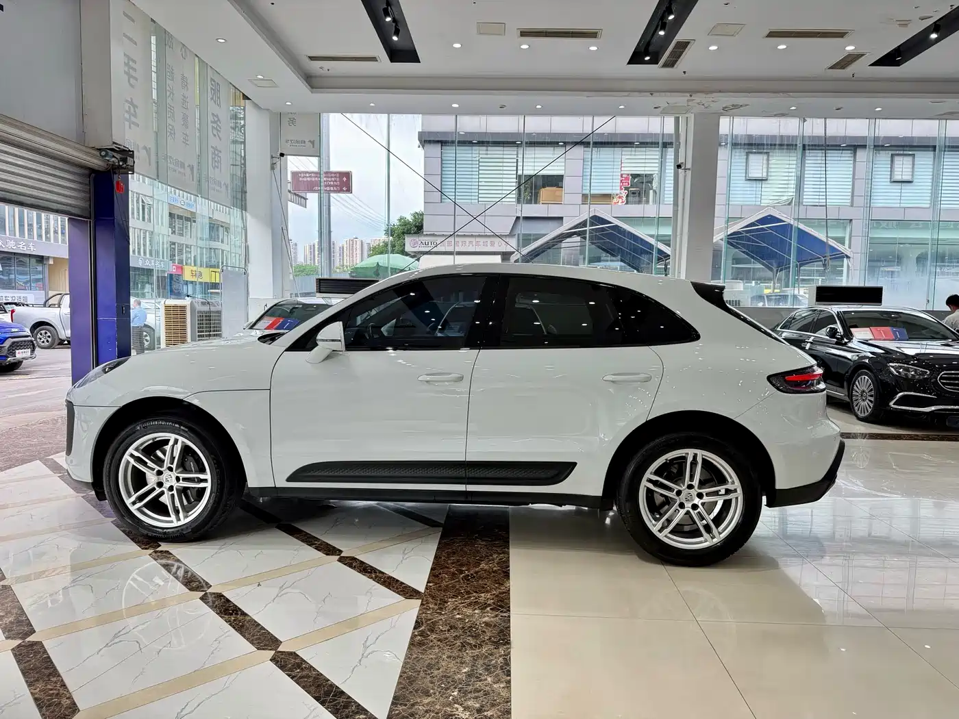 Porsche Macan 2024 Macan 2.0T фото 15