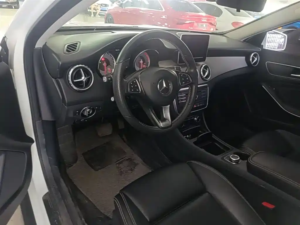 Mercedes-Benz GLA 2016 GLA 200 Dynamic фото 10