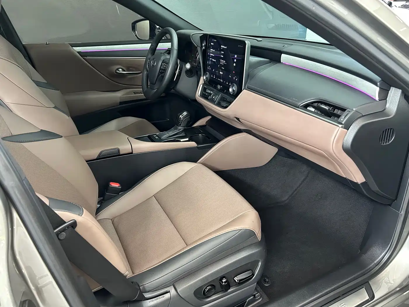 Lexus ES 2025 2025 300h Ultimate Edition