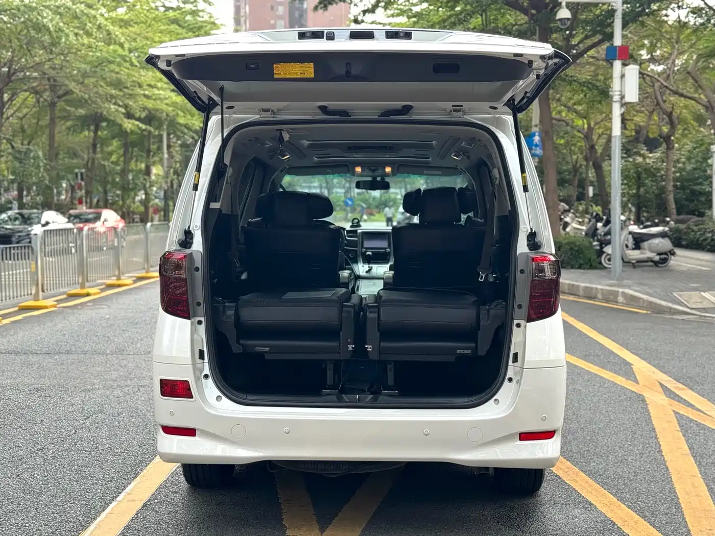Toyota Alphard 2012 3.5L Premium Edition фото 17