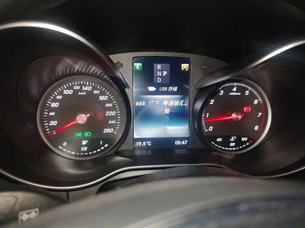 Mercedes-Benz GLC 2016 GLC 260 4MATIC Luxury фото 4