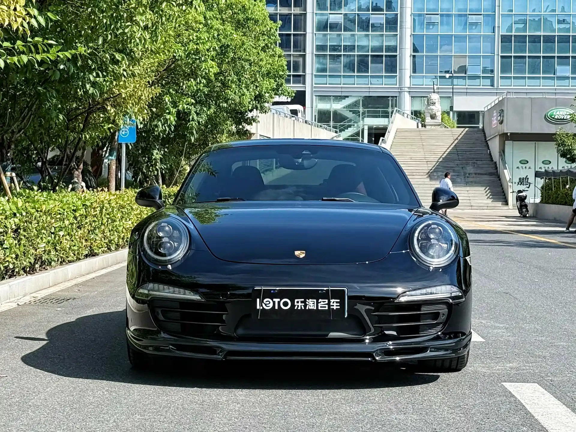 Photo 3 - Porsche 911