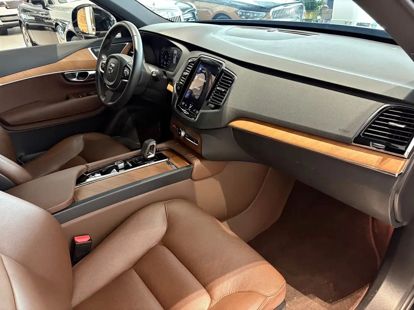 Photo 19 - Volvo XC90