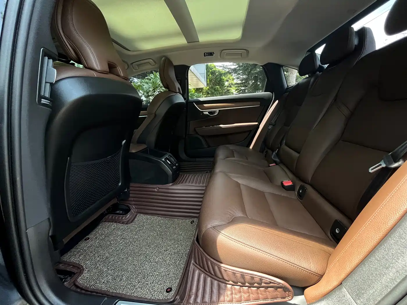 Фото 12 - Volvo S90