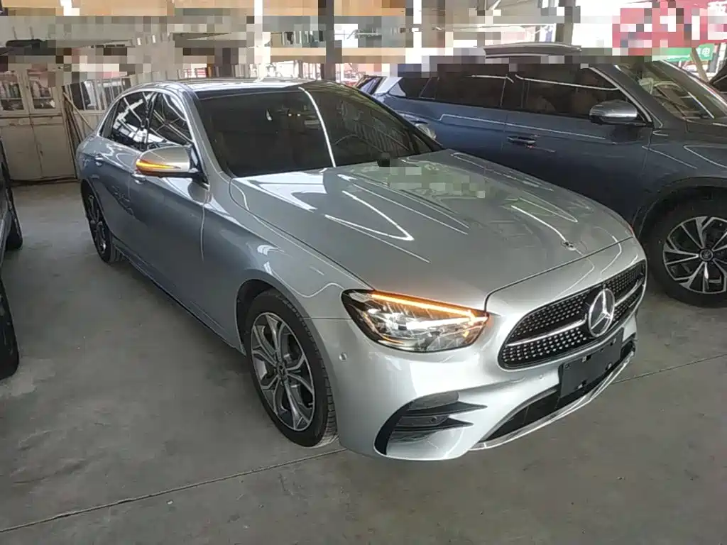 Photo 4 - Mercedes-Benz E-Class