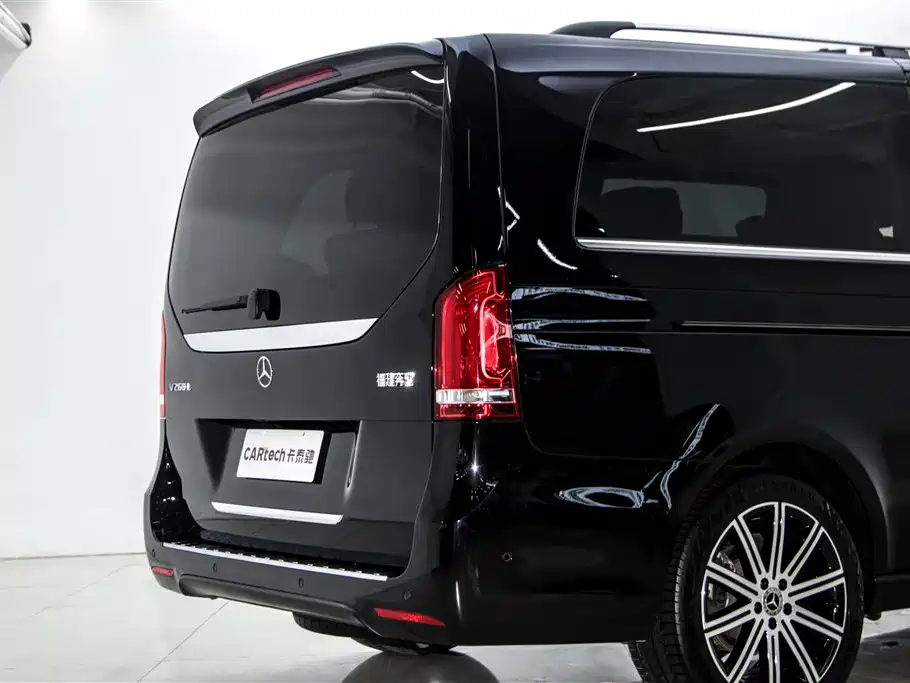Mercedes-Benz V-Class 2022 V 260 L Long Wheelbase Luxury Edition фото 8
