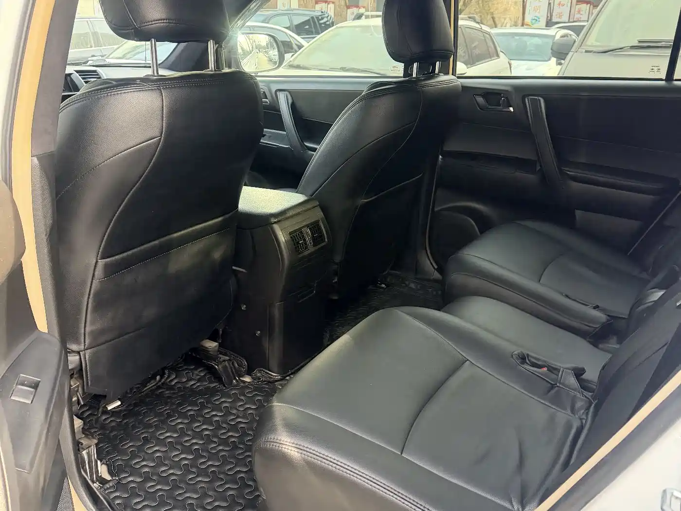 Toyota Highlander 2012 2.7L 2WD 5-seater Elite Edition фото 9