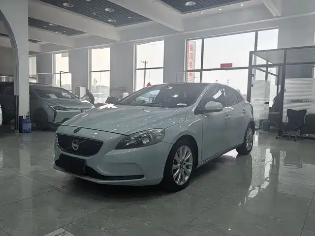 Volvo Volvo V40 2013 2.0T Leisure Edition