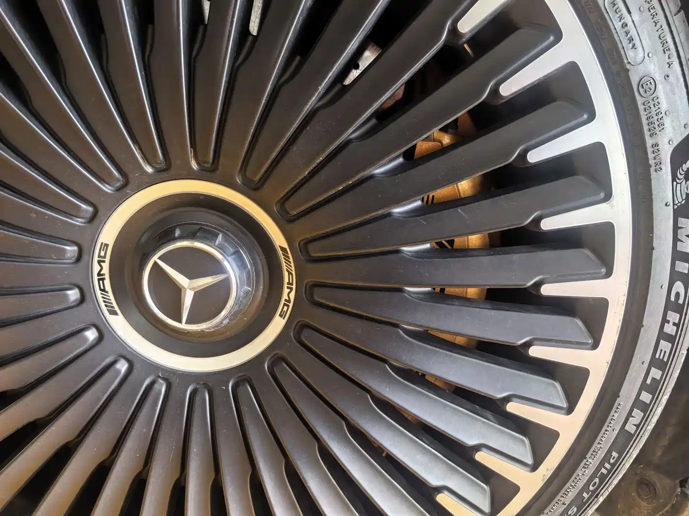 MERCEDES-BENZ EQS AMG