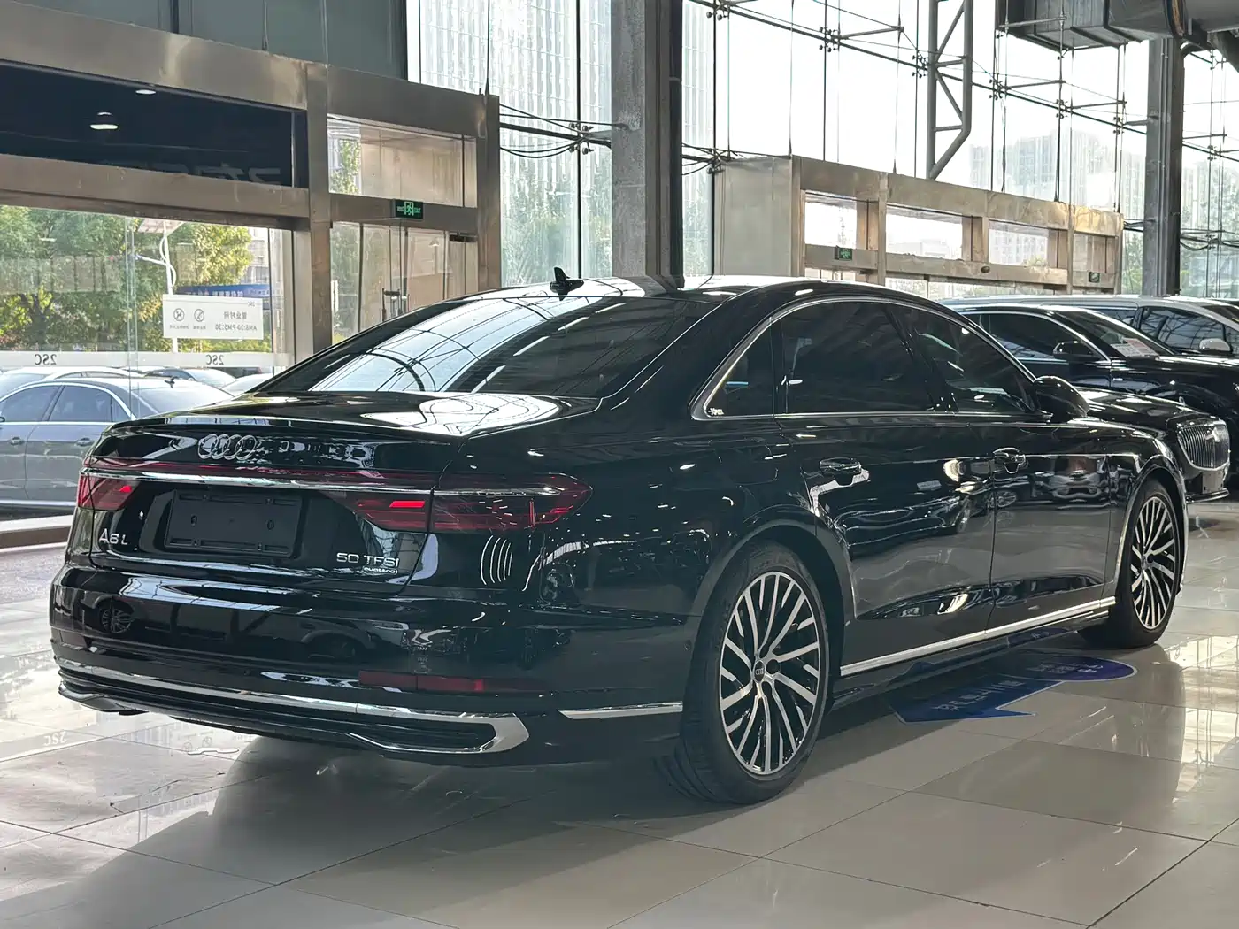 Audi A8 2025 A8L 50 TFSI quattro Exclusive Selection фото 5