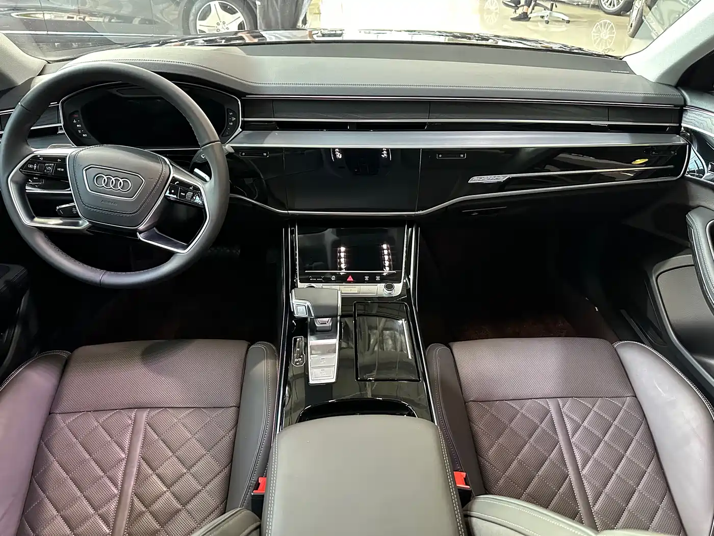Audi A8 2025 A8L 50 TFSI quattro Exclusive Selection фото 16