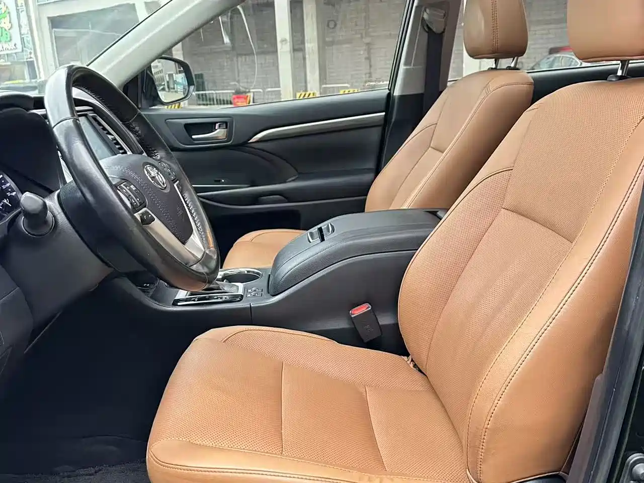 Photo 6 - Toyota Highlander
