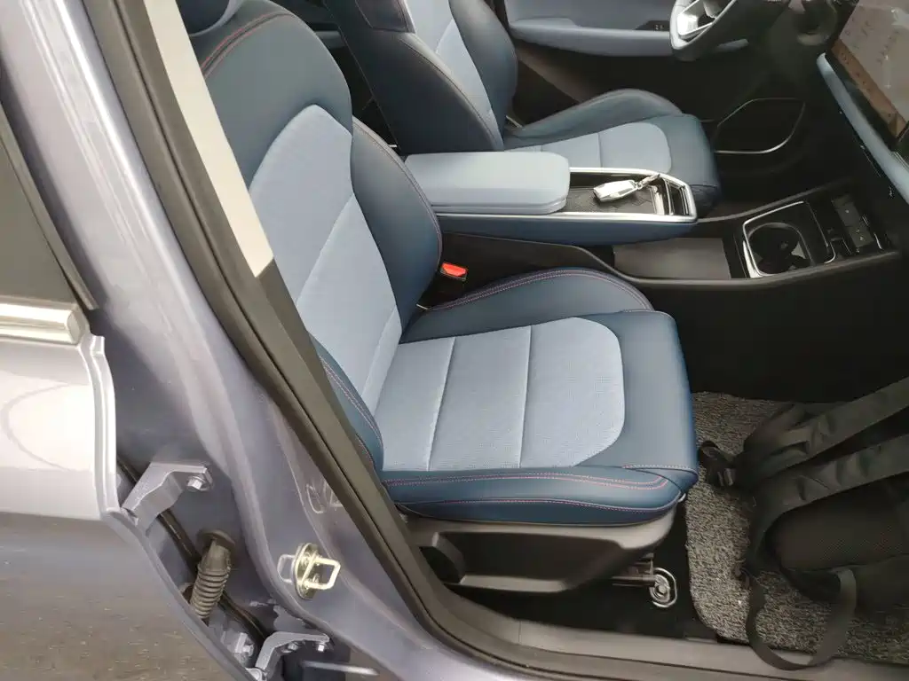 Geely Geometry M6 2023 2022 450 New Intelligence Edition