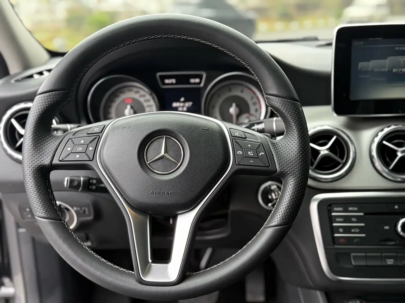 Mercedes-Benz GLA 2016 GLA 200 Dynamic фото 17