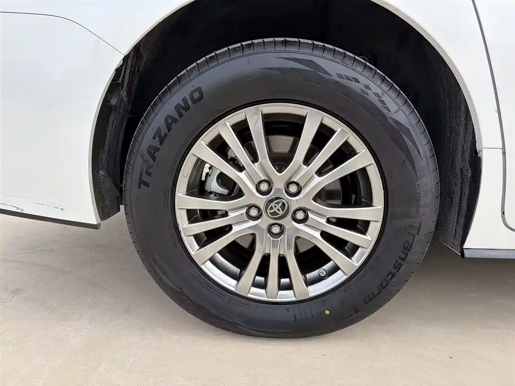 Toyota Sienna 2021 2.5L Hybrid Premium Edition фото 24