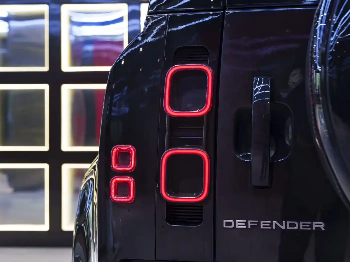 Land Rover Defender 2023 Model 110 3.0T P400 X-DYNAMIC HSE фото 10