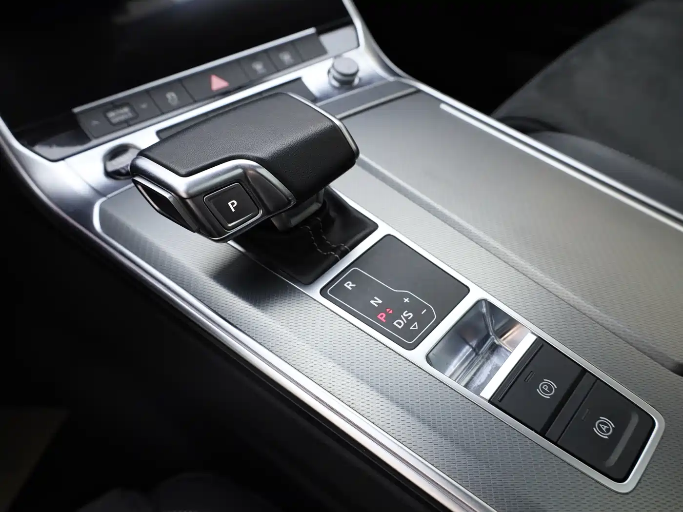 Audi A7L 2024 45TFSI S-line Dream Edition Crystal Package фото 30