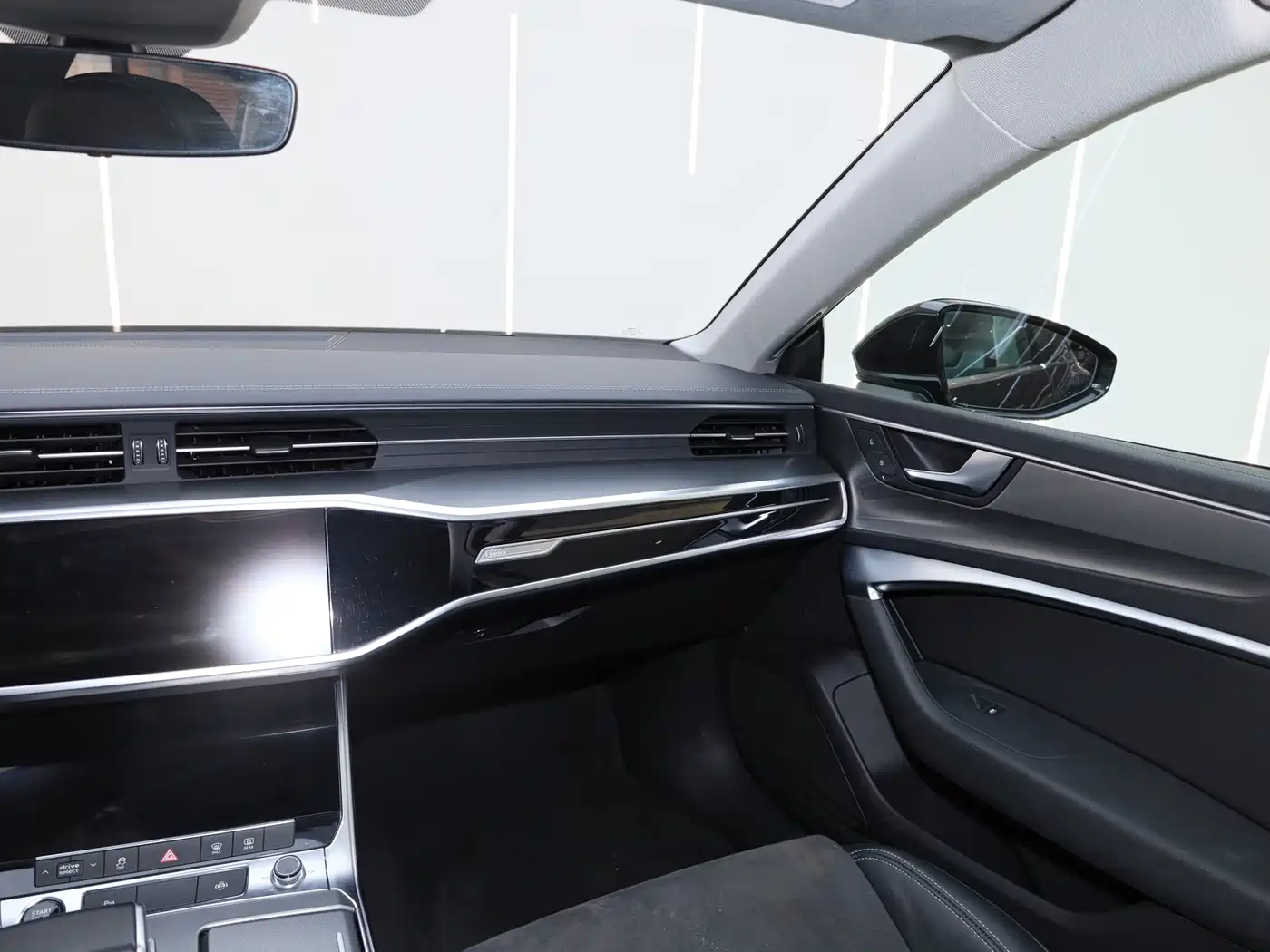 Audi A7L 2024 45TFSI S-line Dream Edition Crystal Package фото 15