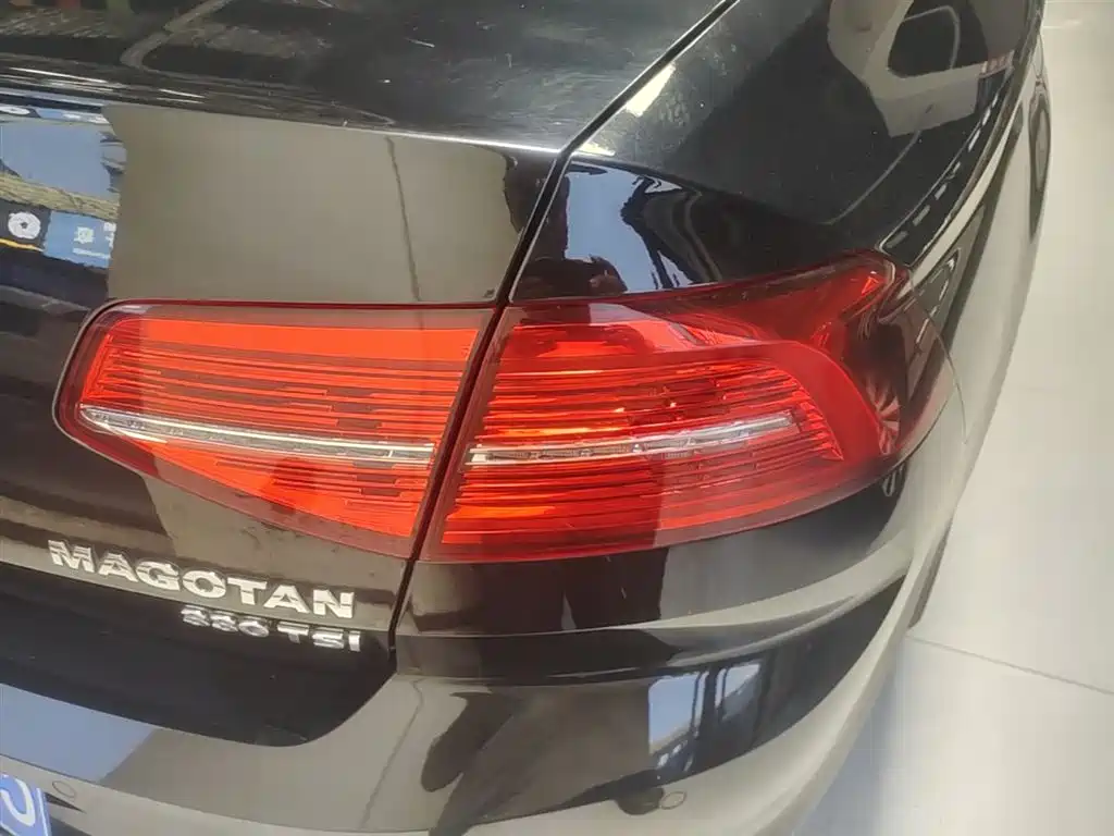 Volkswagen Magotan 2017 330TSI DSG Leading фото 8