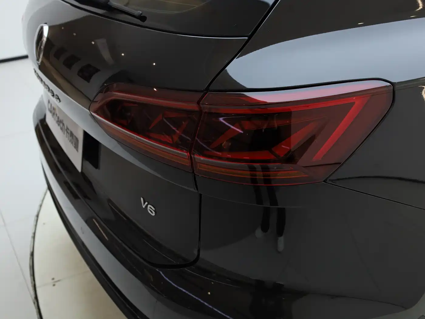 Volkswagen Touareg 2022 3.0TSI Rui Xiang Edition Gloss Black Sport Package фото 22