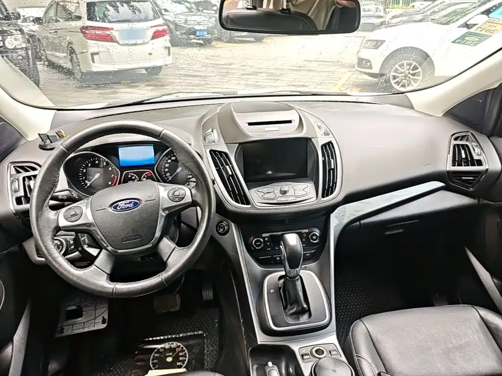 Фото 14 - Ford Kuga
