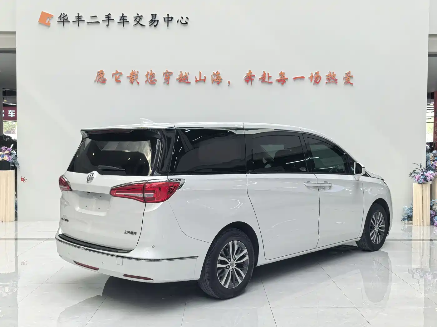 Buick GL8 2018 ES 28T Luxury Type China VI фото 9