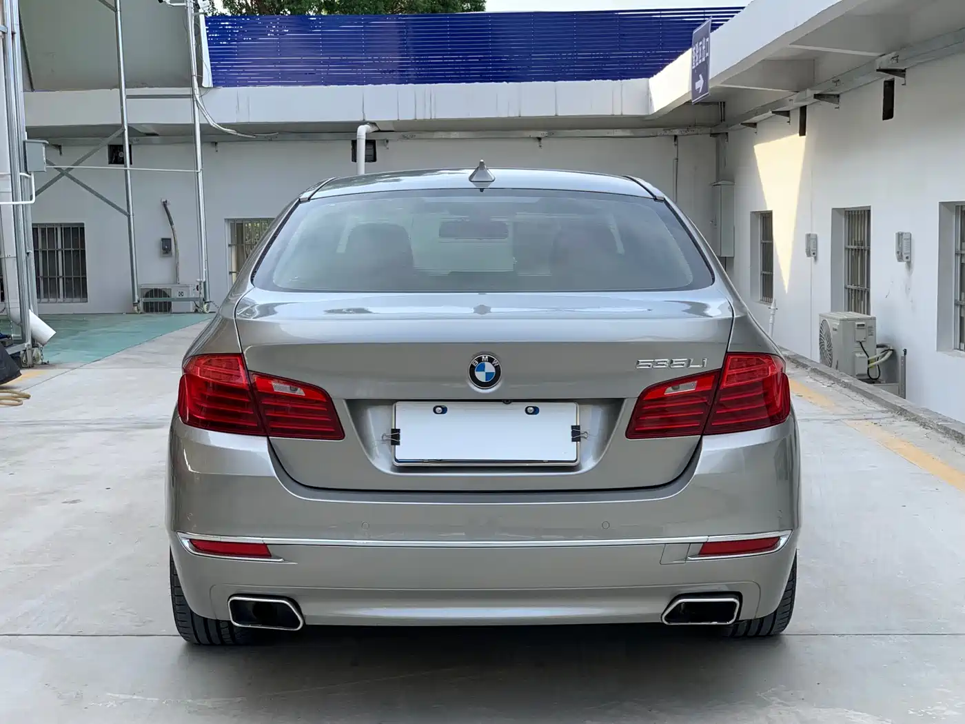 BMW 5 Series 2014 525Li Luxury Design Package фото 12