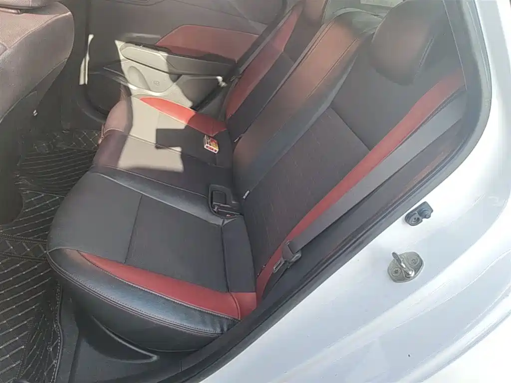 Hyundai Verna 2016 1.4L Manual Cool Edition GLS фото 17