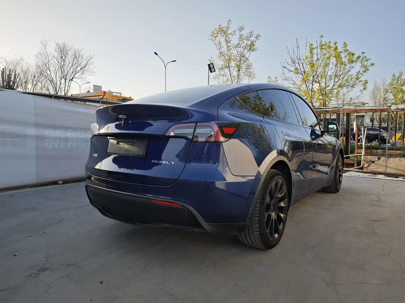 TESLA MODEL Y
