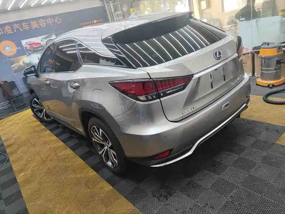 Фото 5 - Lexus RX