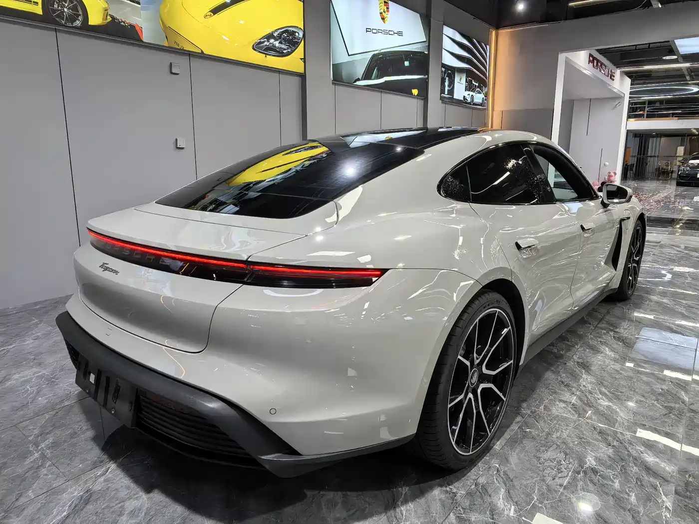 Porsche Taycan 2024 2022 Facelift Taycan