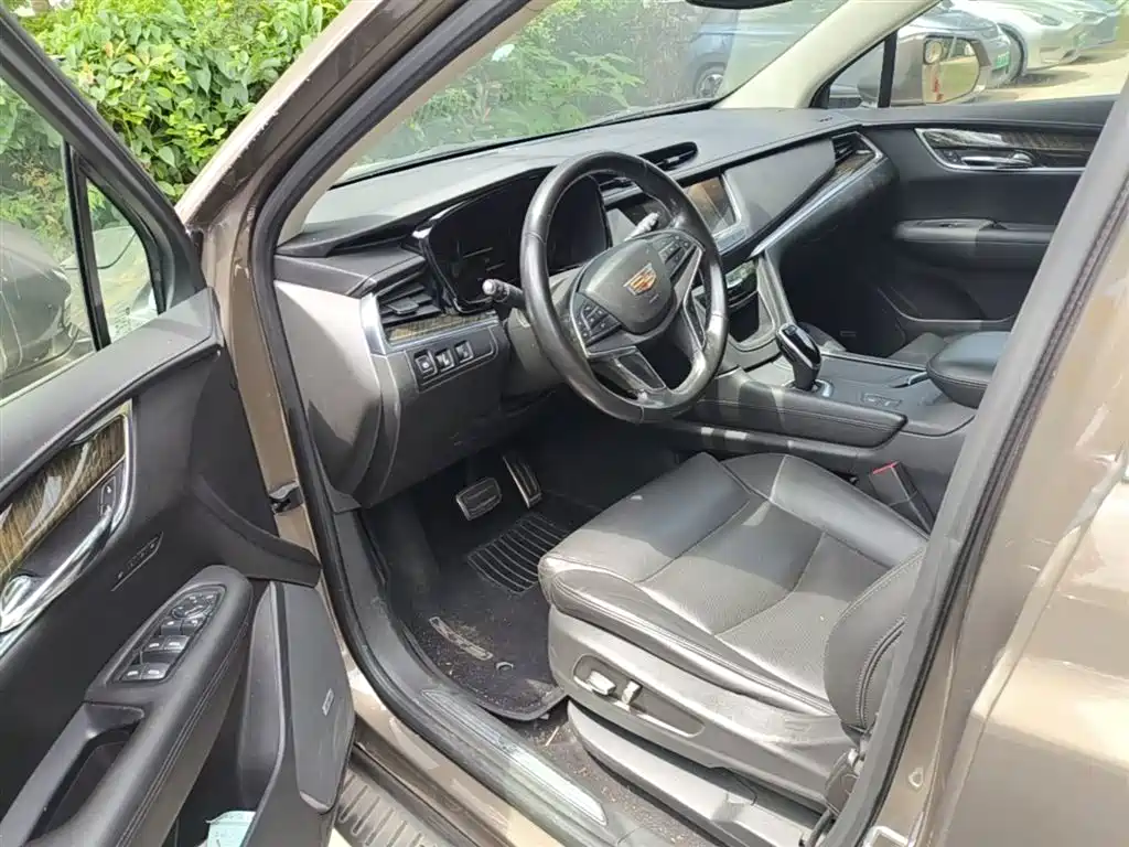 Cadillac XT5 2016 25T Luxury Model фото 16