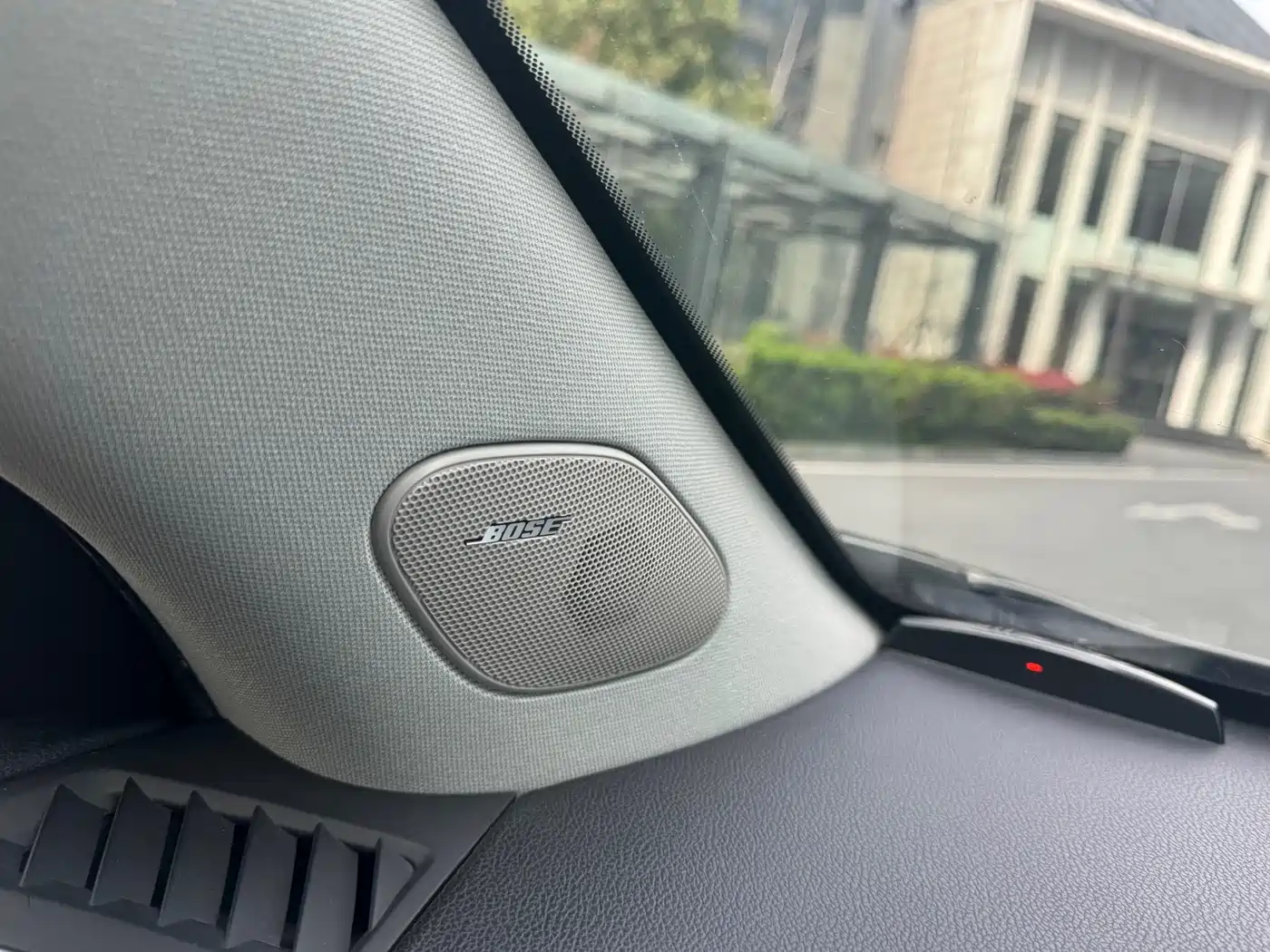 Cadillac SRX 2012 3.0L Comfort фото 23