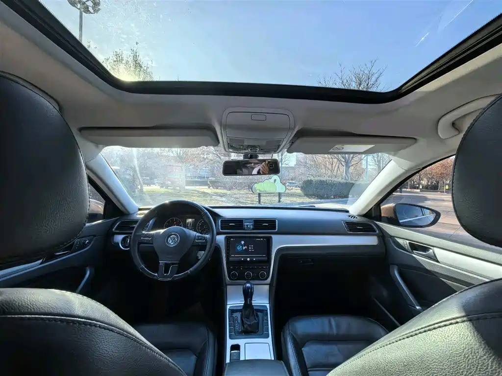 Volkswagen Passat 2014 1.8TSI Automatic Honor Edition фото 6