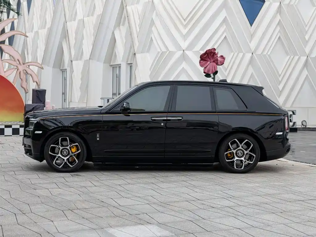 Rolls-Royce Cullinan 2023 2024 Black Badge