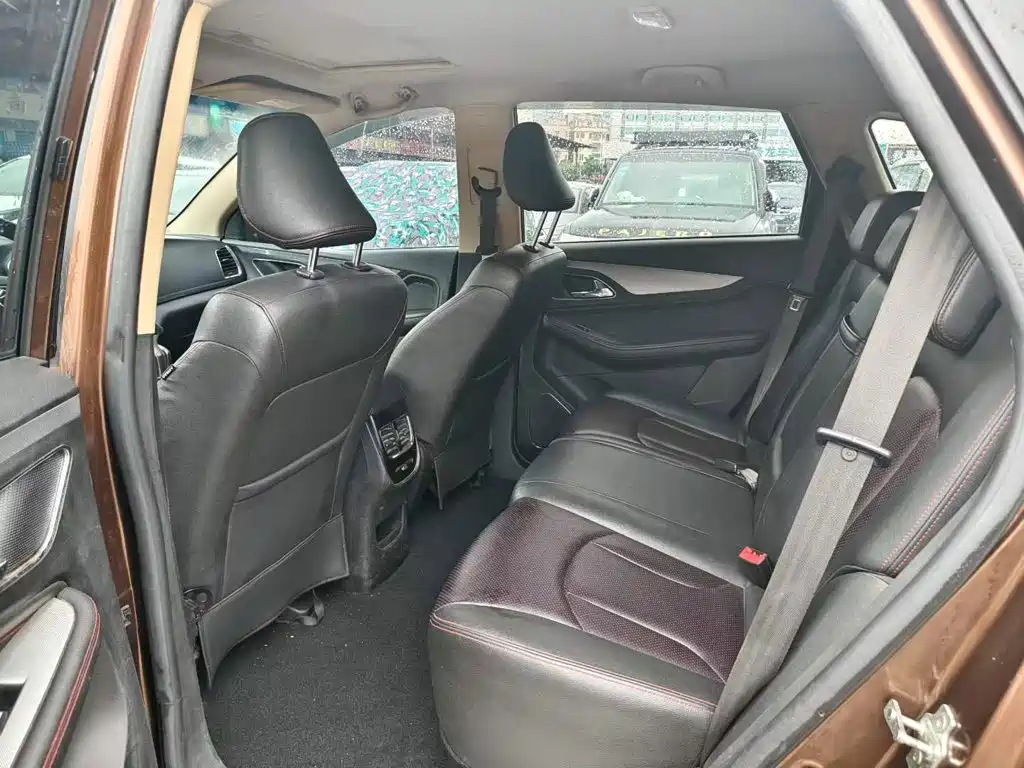 Baojun 560 2017 2016 1.8L iAMT Luxury