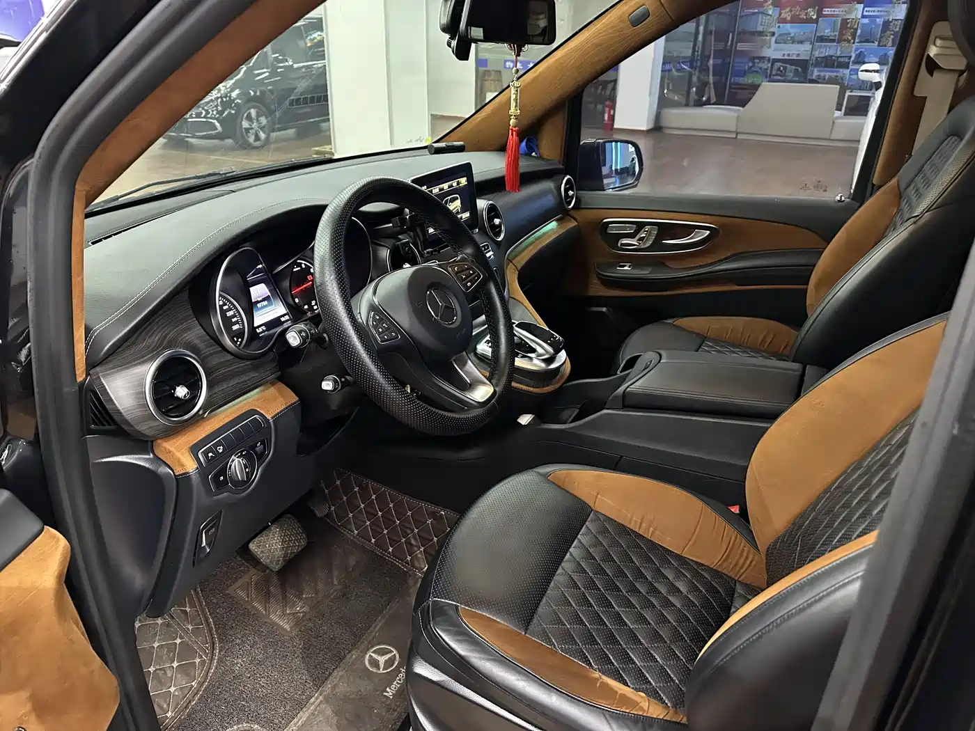 Mercedes-Benz V-Class 2018 V 260 L Premium Long Version China V фото 10