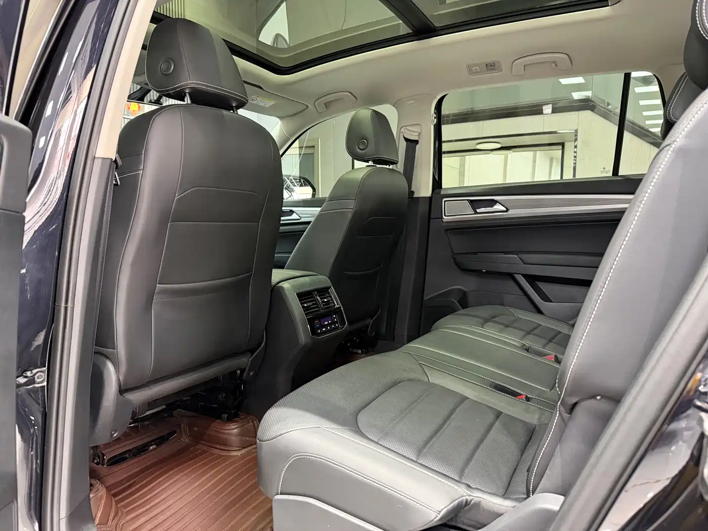Volkswagen Teramont 2020 380TSI 4WD Luxury Edition China VI фото 12
